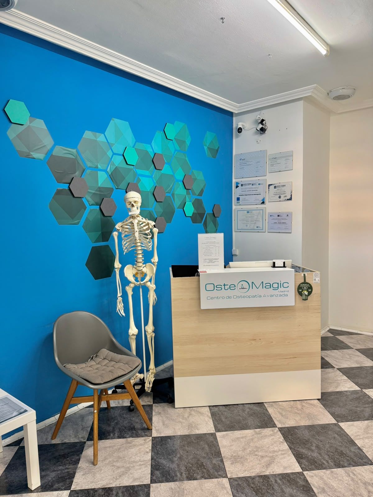 Recepción del centro Osteo Magic Madrid